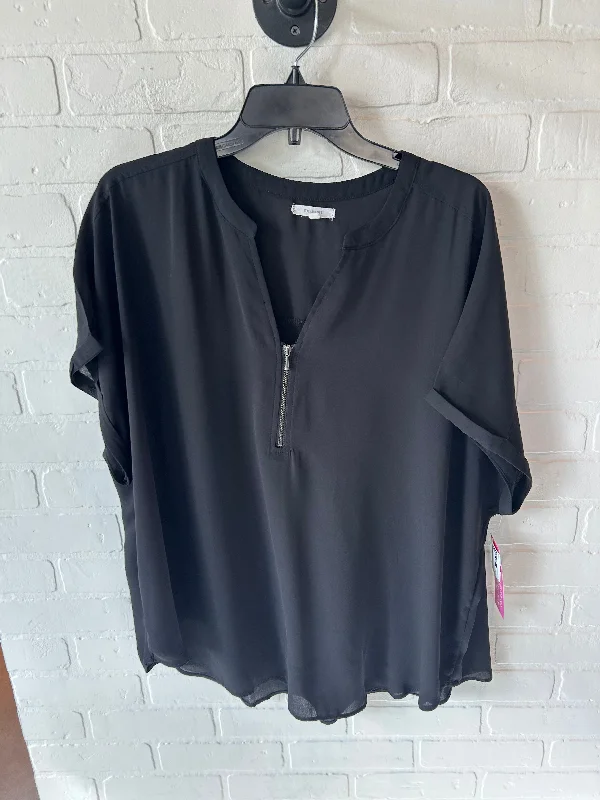 Top Short Sleeve By Maurices In Black, Size: 2x